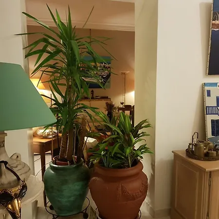 Apartment Standing *